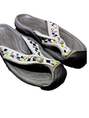 Keen Waimea Women's Waterproof Leather Sandal US 8 - Durable Flip-Flop with Toe